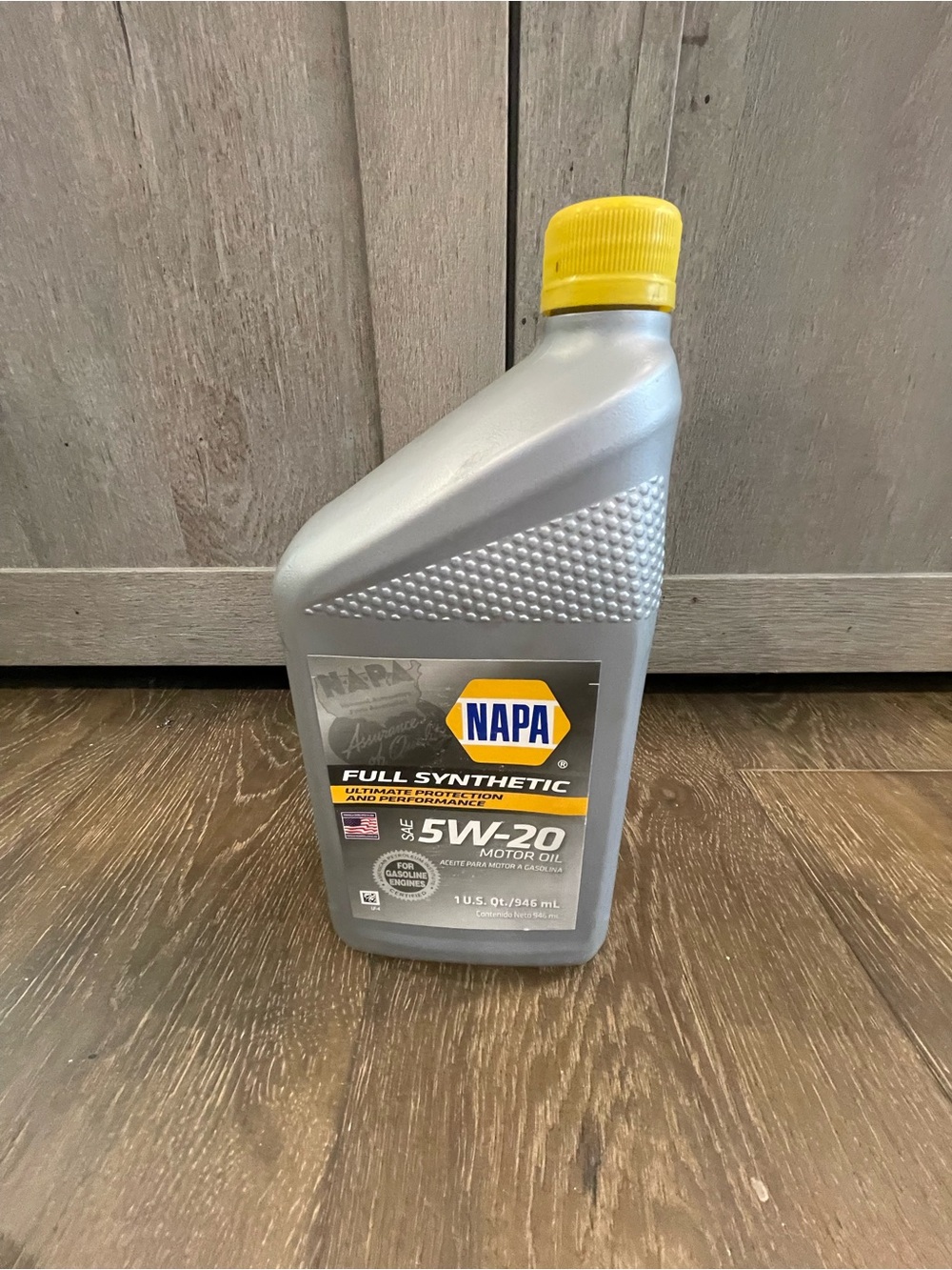 NAPA Full Synthetic 5W-20 Motor Oil - Silver Bottle with Yellow Cap